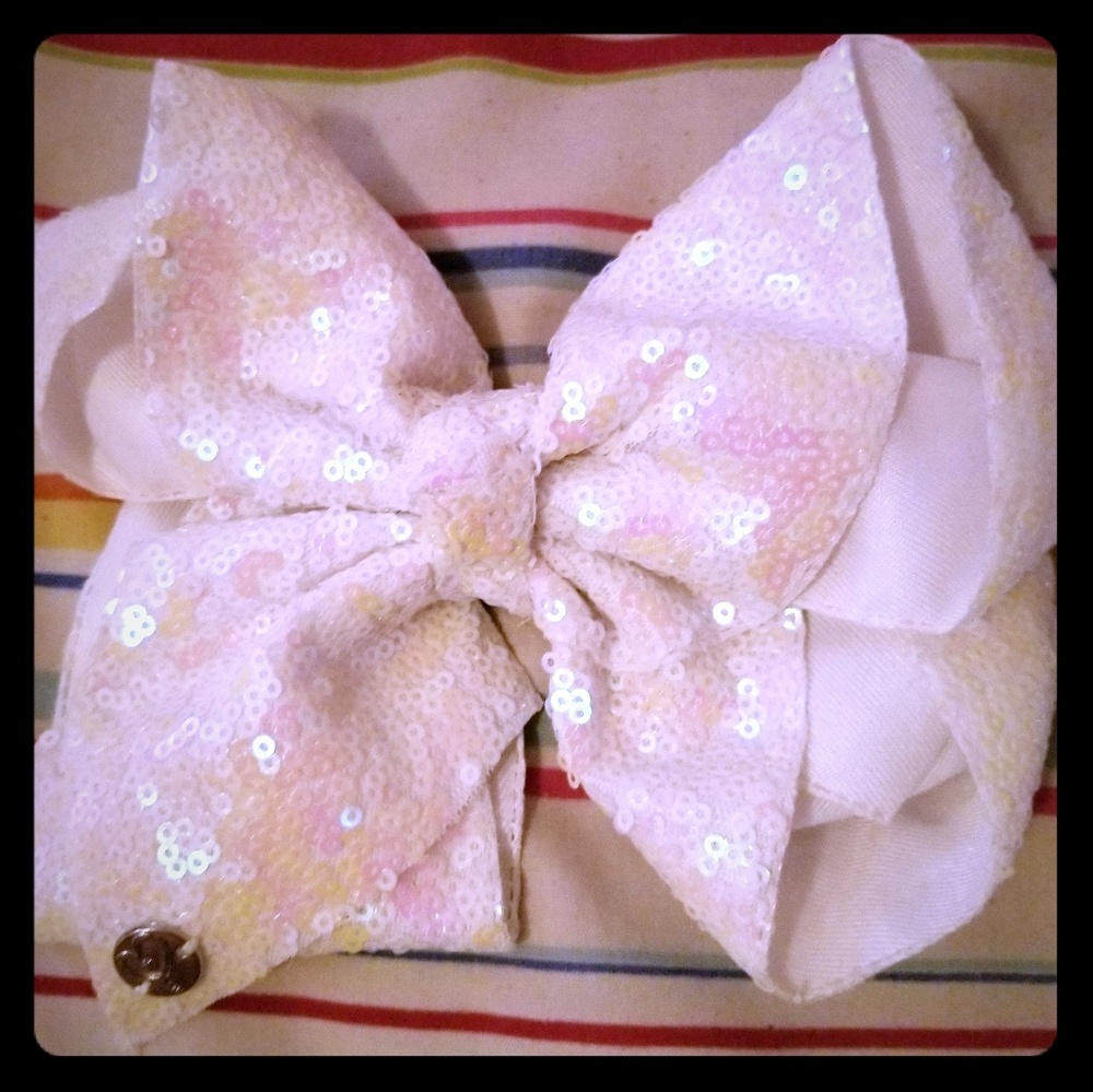 JoJo Bow